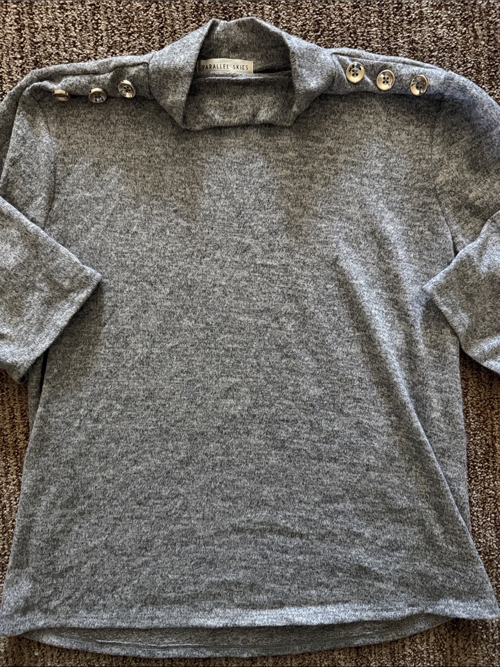 Parallel Skies Women's Gray Short Sleeve Button-Shoulder Tee